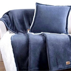 UGG Sherpa Bliss Throw Blanket